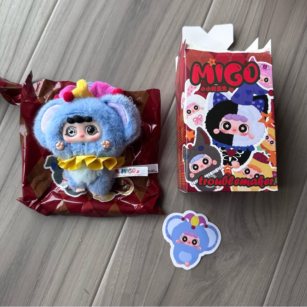 MIGO Troublemaker CIRCUS ELEPHANT Special Eyes